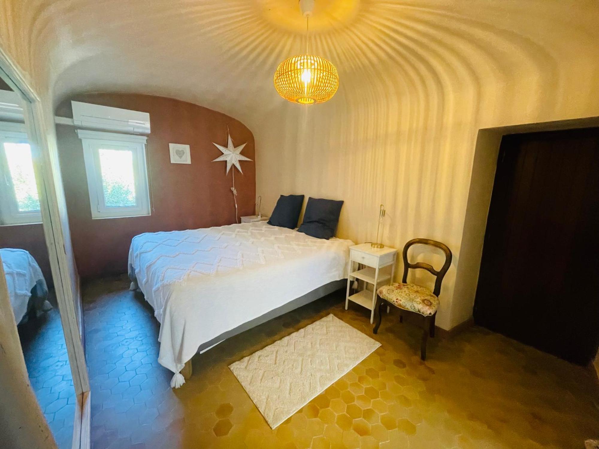 Maison Des Bourgades Saint-Julien-de-Peyrolas Esterno foto
